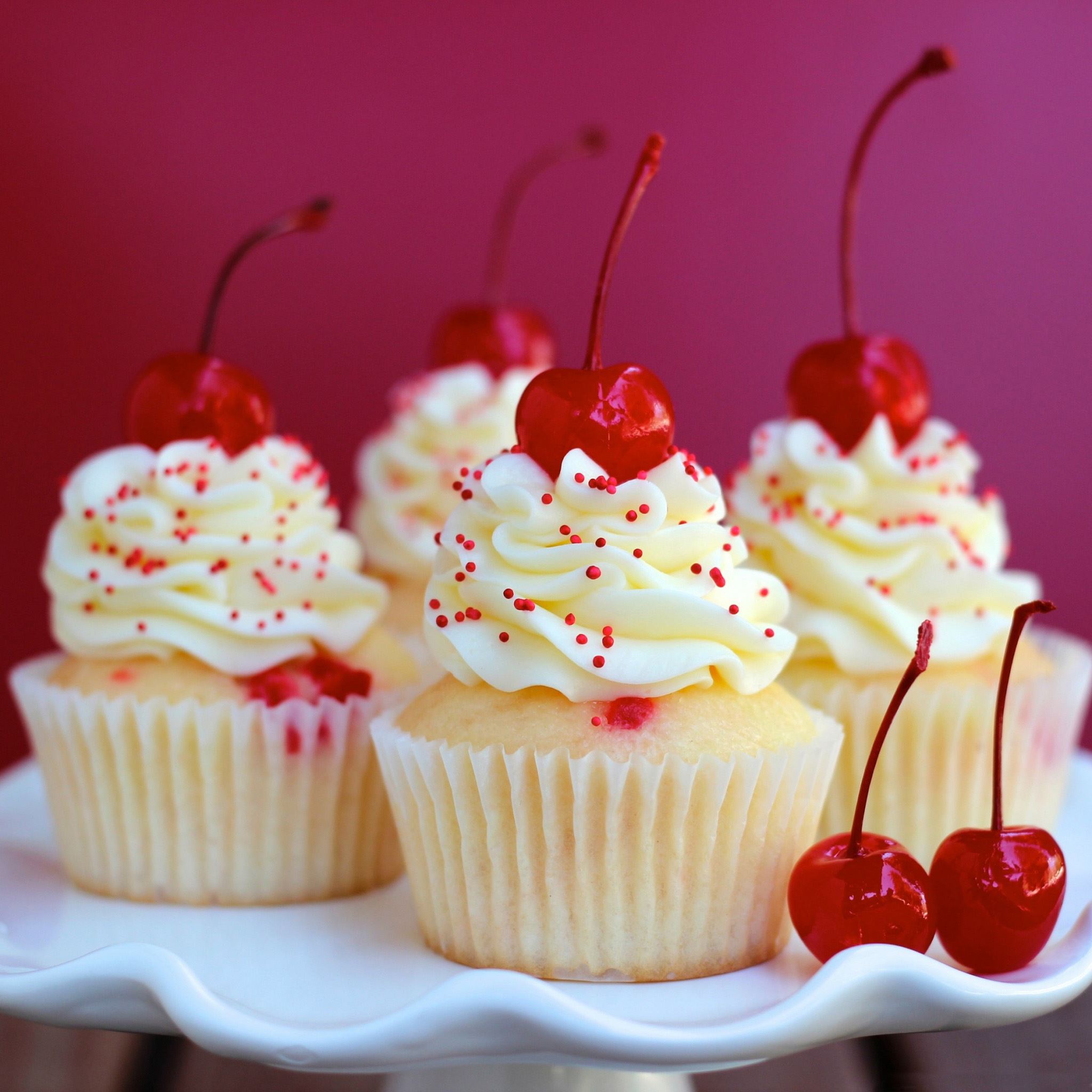 Almond cherry cupcakes iPad Air wallpaper 