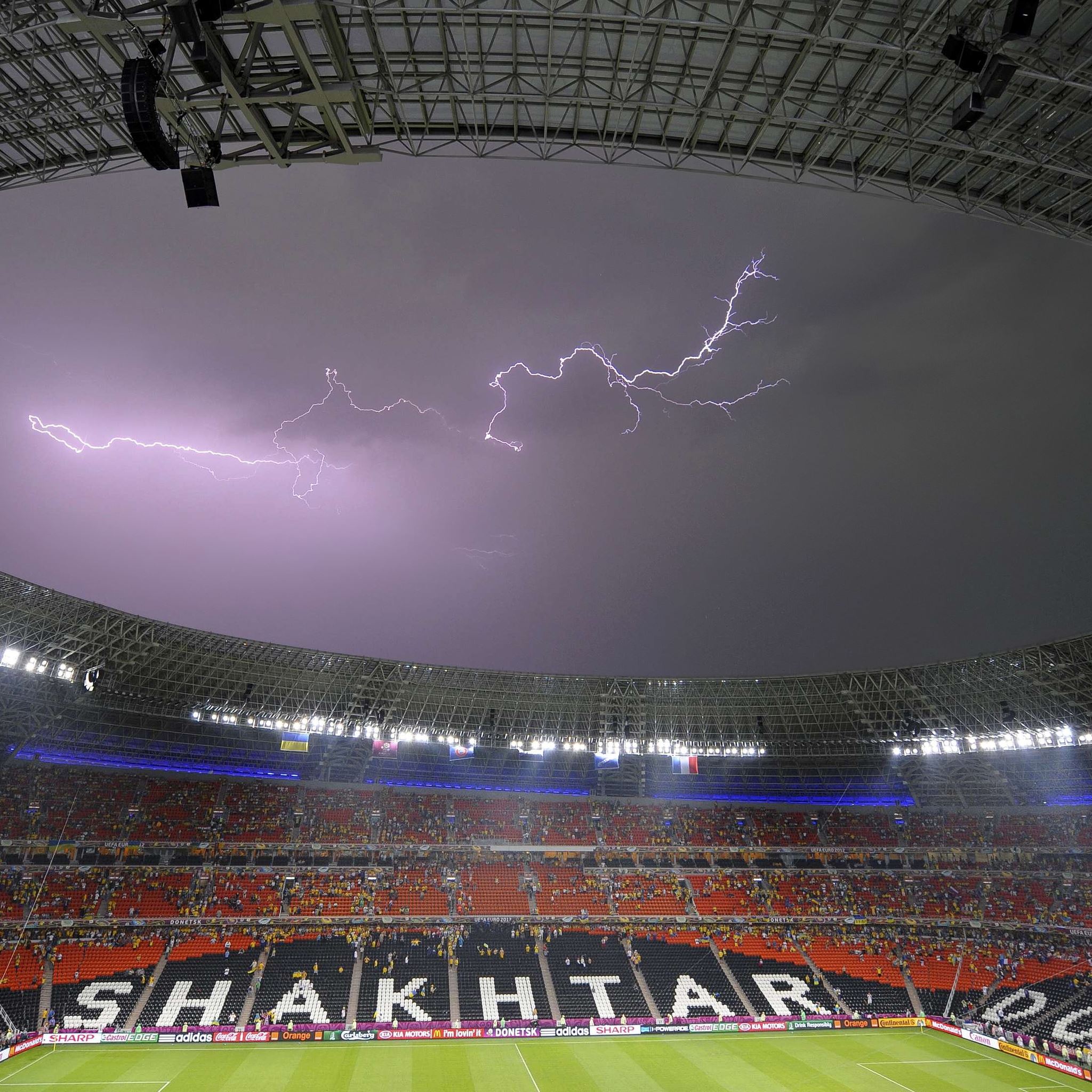 FC Shakhtar Donetsk Stadium iPad Air wallpaper 