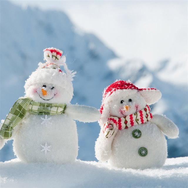 Snowmen On Mountain iPad wallpaper 