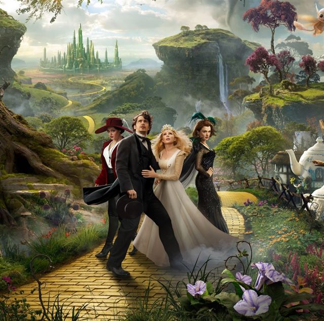 Oz The Great And Powerful 2013 Movie iPad wallpaper 
