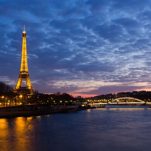 Eiffel Tower Sunset iPad wallpaper 
