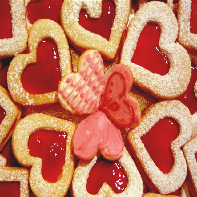 Heart Cookie iPad wallpaper 