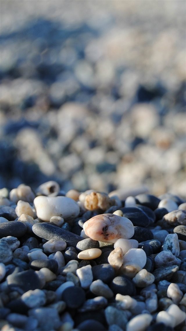 Nature Ocean Seaside Beach Pebbles Blur iPhone 8 wallpaper 