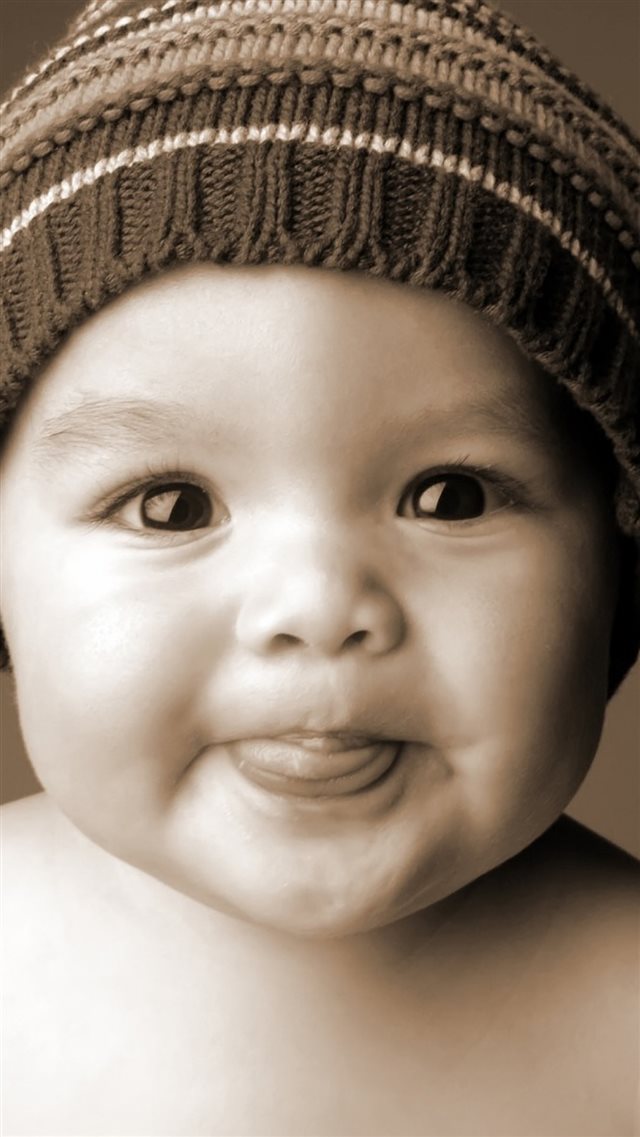Baby Face Smile Tongue Hat iPhone 8 wallpaper 