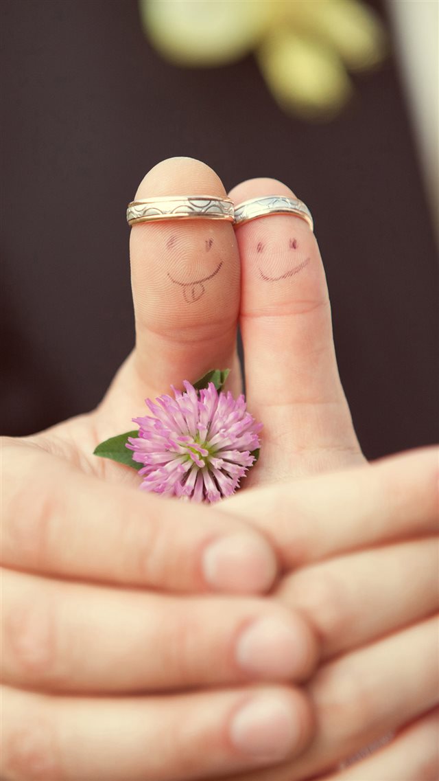 Sweet Fun Wedding Couple Rings Fingers iPhone 8 wallpaper 
