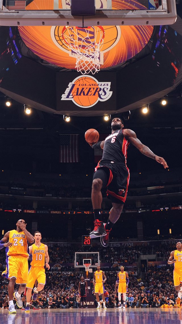 Lebron James NBA Basketball Dunk iPhone 8 wallpaper 