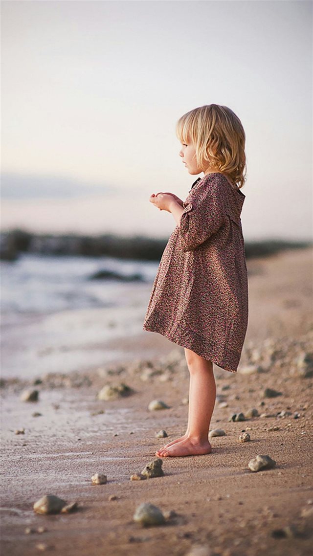 Cute Lovely Little Girl Beach Watching iPhone 8 wallpaper 