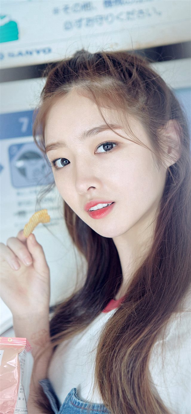 Cute Girl Kpop Young iPhone X wallpaper 