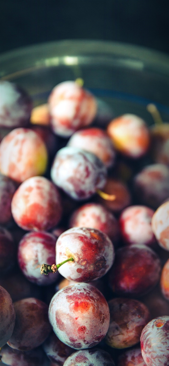 Berry grape food iPhone X wallpaper 