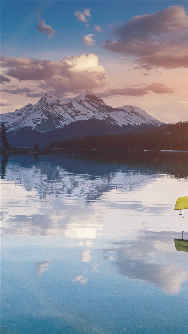 Lake peace mountain iPhone 8 wallpaper 