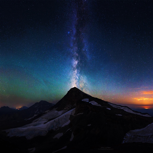 Mountain aurora sky night star milky way iPad Pro wallpaper 