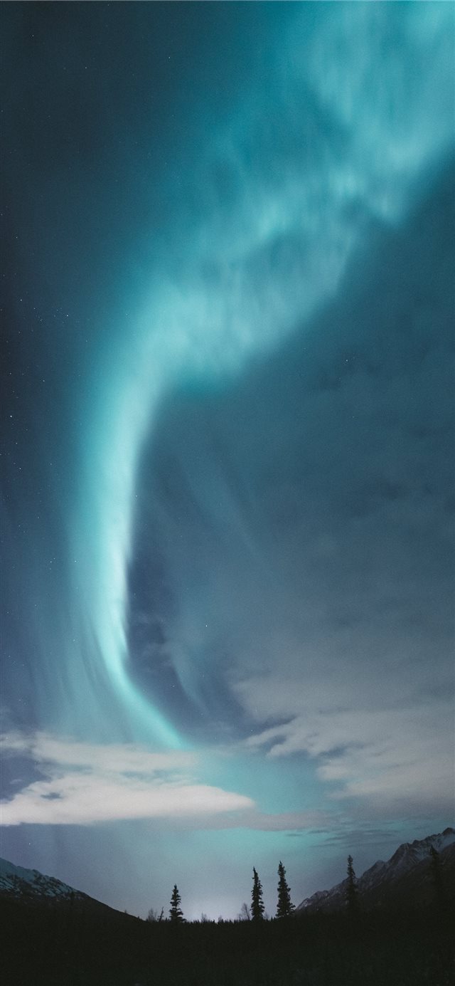 Aurora over Alaska iPhone X wallpaper 