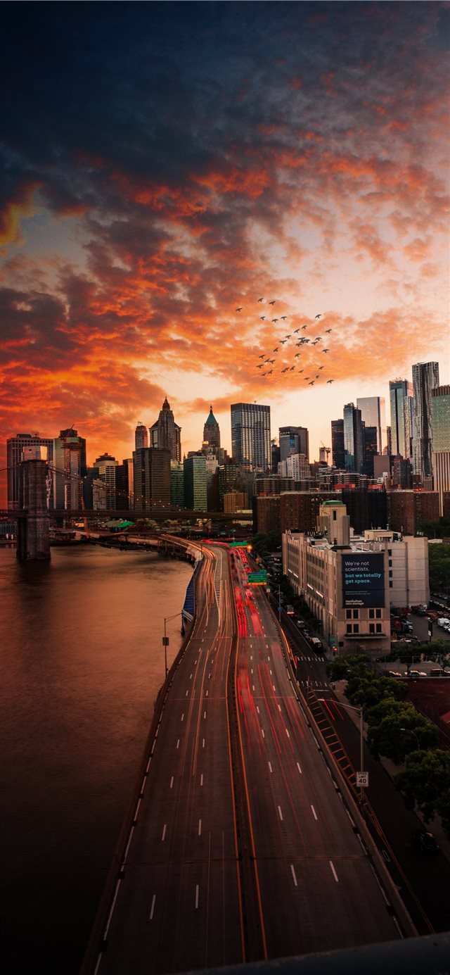 Sunset over Manhattan Bridge  iPhone X wallpaper 