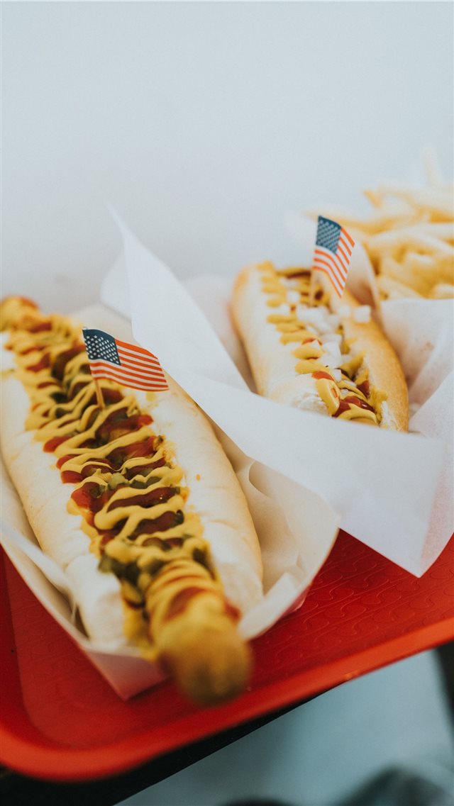 American Hot Dogs iPhone 8 wallpaper 