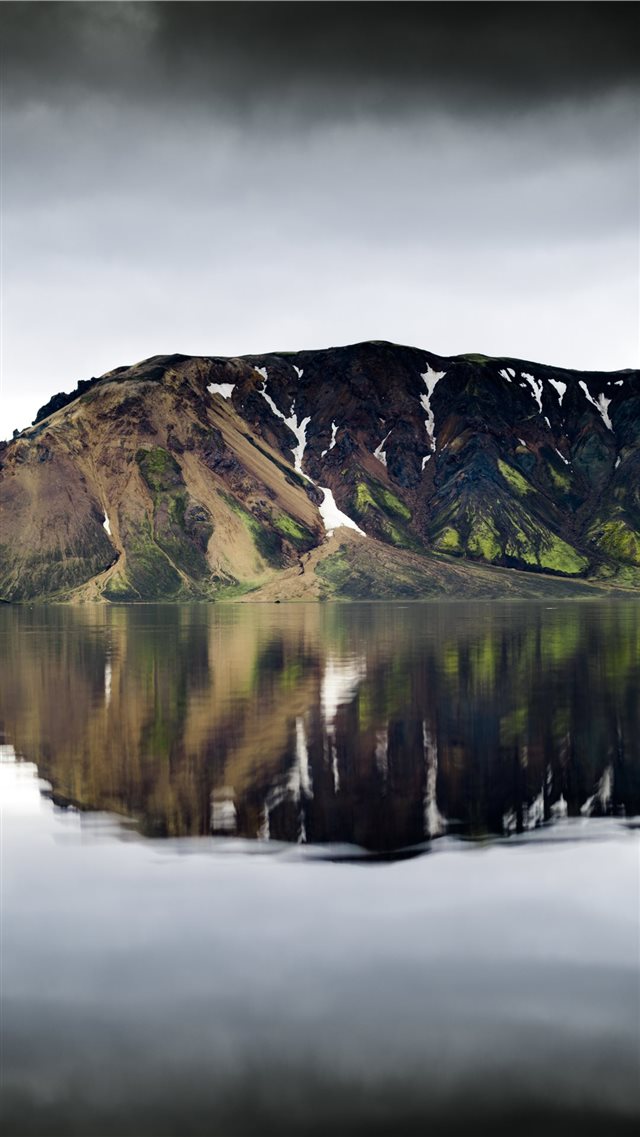 Iceland iPhone SE wallpaper 