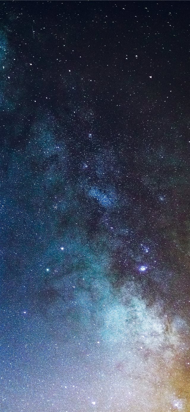 Milky Way over Quelfes  Portugal iPhone X wallpaper 