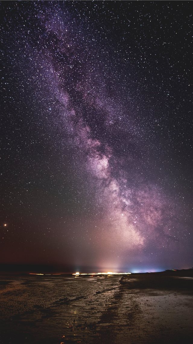 Milky Way iPhone SE wallpaper 