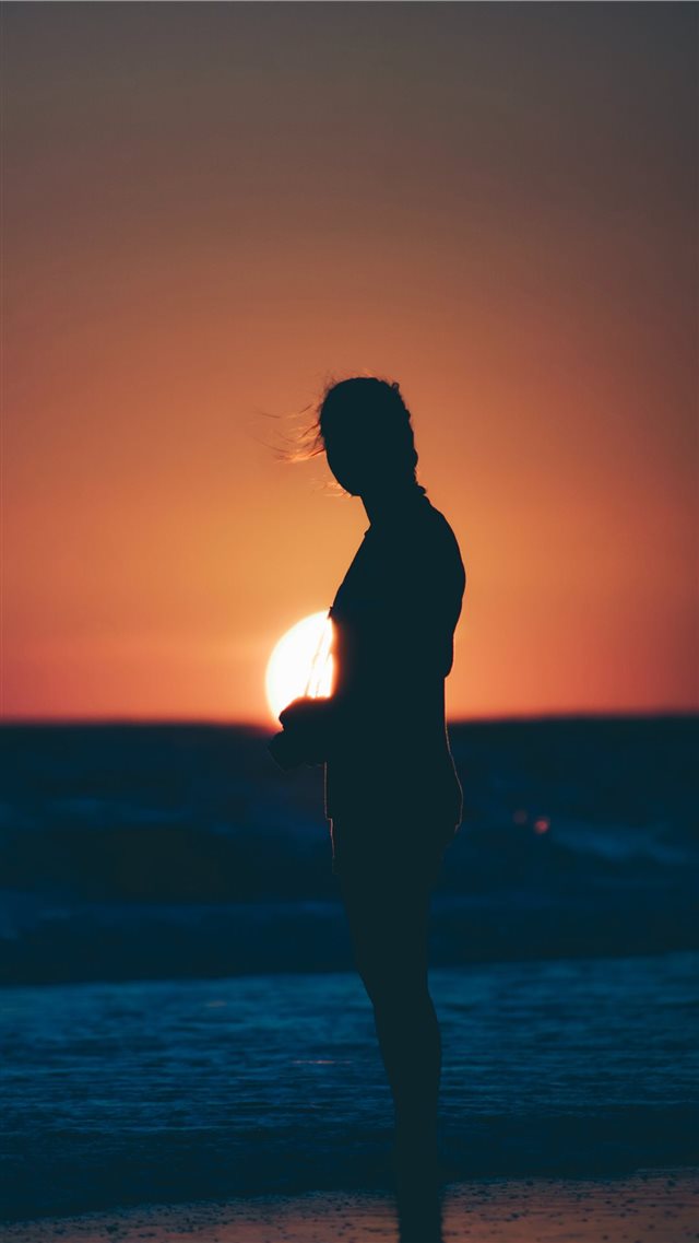Setting and Rising iPhone 8 wallpaper 