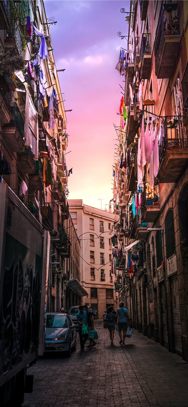 Sunset in Madrid iPhone X wallpaper 