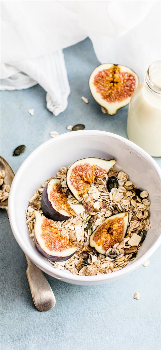 Granola with figs iPhone X wallpaper 