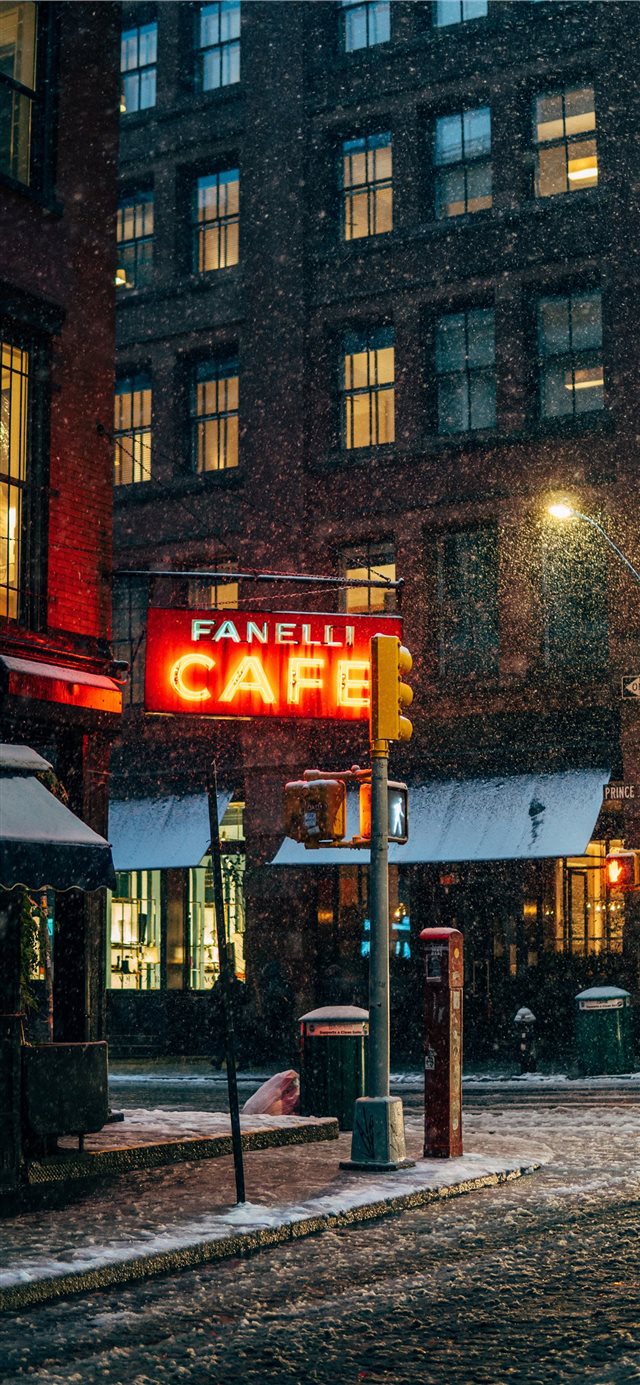 First snow in New York iPhone X wallpaper 