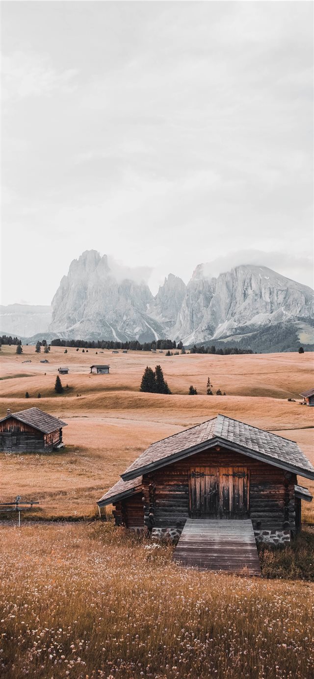 Magic cabin in Sudtirol iPhone X wallpaper 