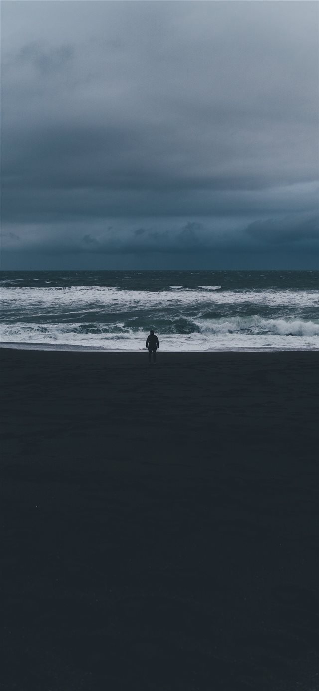 Silhouette and Sea iPhone X wallpaper 