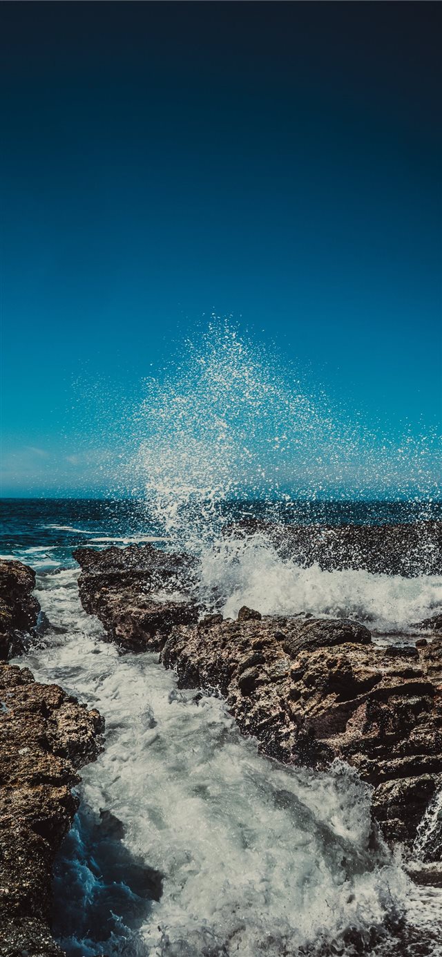 Laguna Beach iPhone X wallpaper 