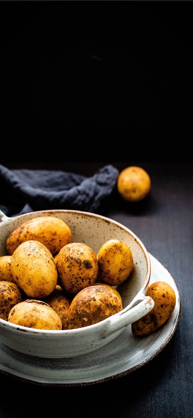 Potato bowl iPhone X wallpaper 