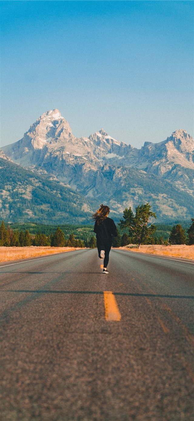 Running to the mountains  iPhone X wallpaper 