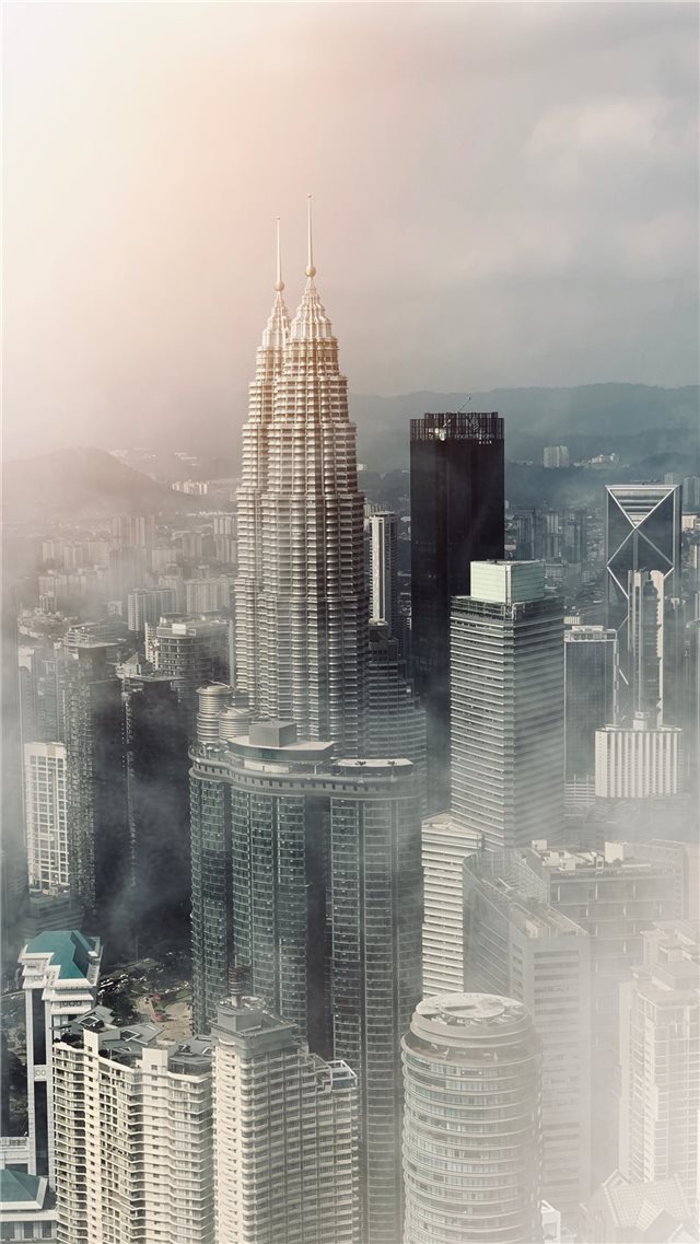 Twin Tower  Kuala Lumpur  Malaysia iPhone SE wallpaper 
