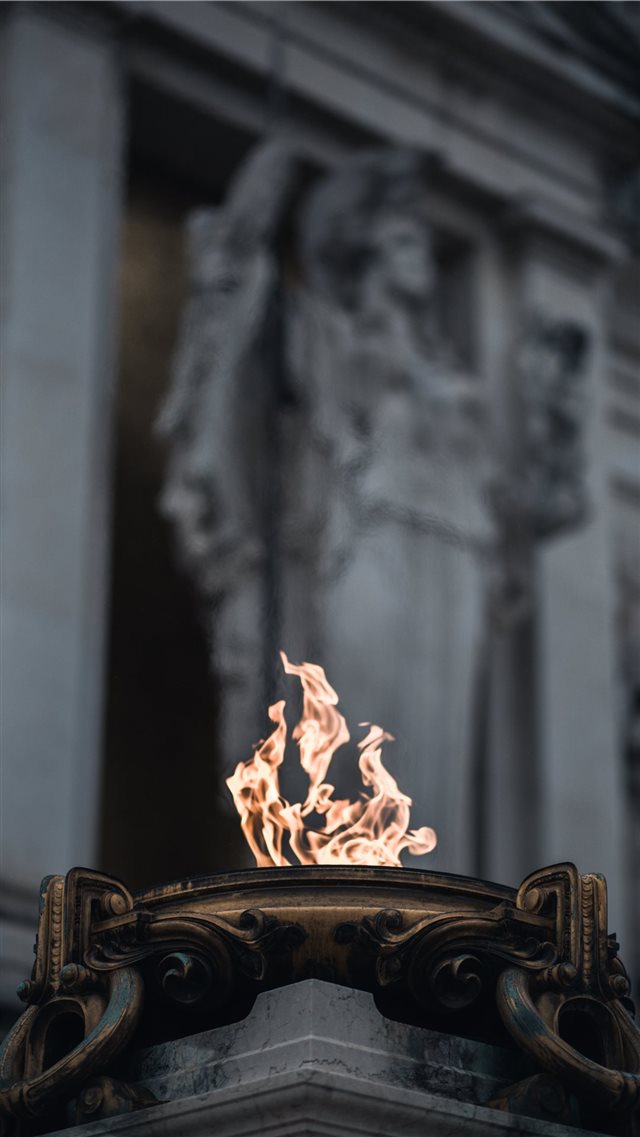 A fire close to the Altare della Patria  iPhone 8 wallpaper 