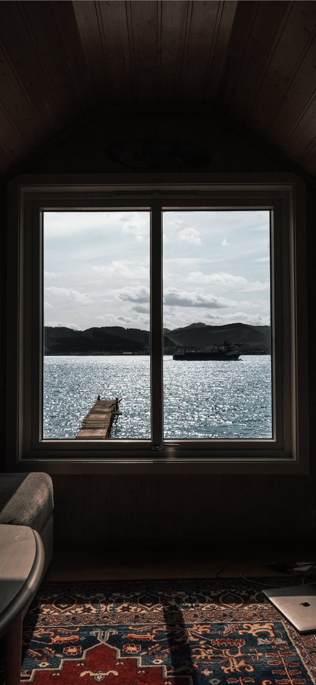 Norway  Ålesund   Office for the weekend   iPhone X wallpaper 