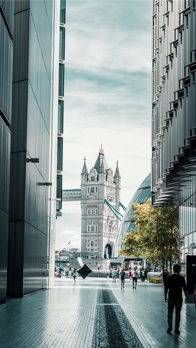 Tower Bridge   London  England iPhone 8 wallpaper 
