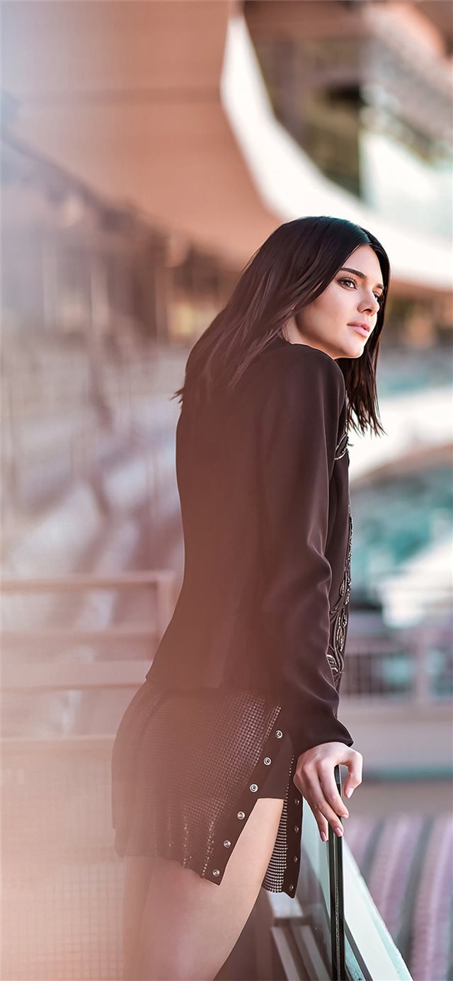 kendall jenner looking into distance iPhone X wallpaper 