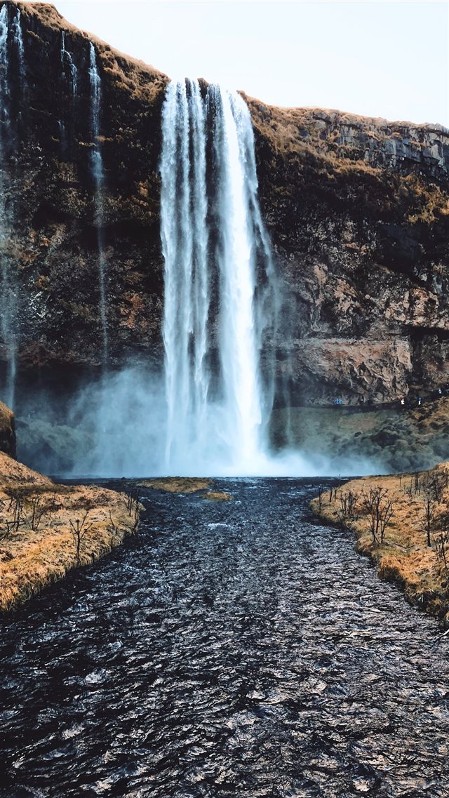 waterfalls at daytime iPhone SE wallpaper 