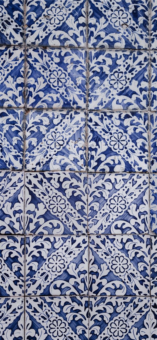 white and blue floral tiles iPhone 8 wallpaper 