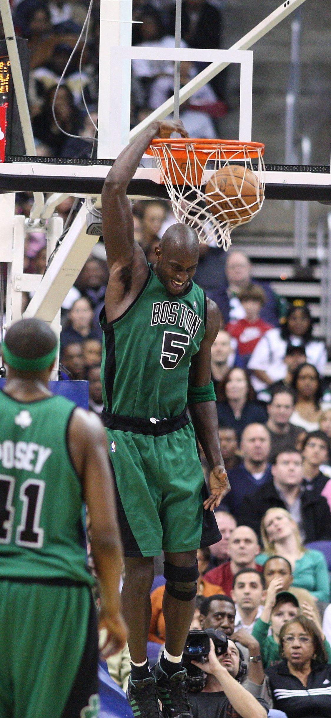 Daniel Gama Graphics publicou no Instagram The Boston Celtics announced  they will retire Garnetts number 5 jersey O  Best nba players Nba mvp  Boston celtics