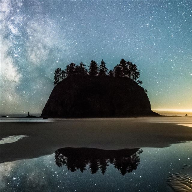 2048x2048 moonset milky way over second beach - beach iPad Air Wallpaper