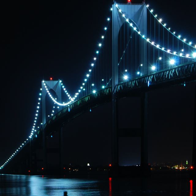 2048x2048 Newport Bridge Rhode Island - river iPad Air Wallpaper