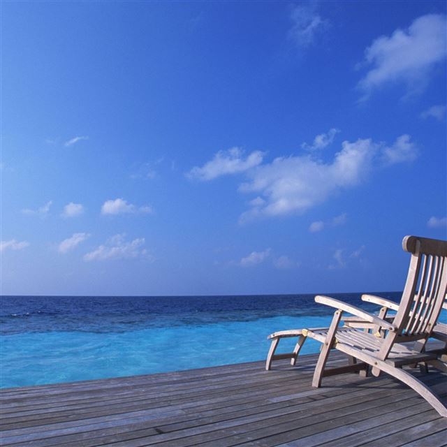 2048x2048 Beach - deck chair iPad Air Wallpaper