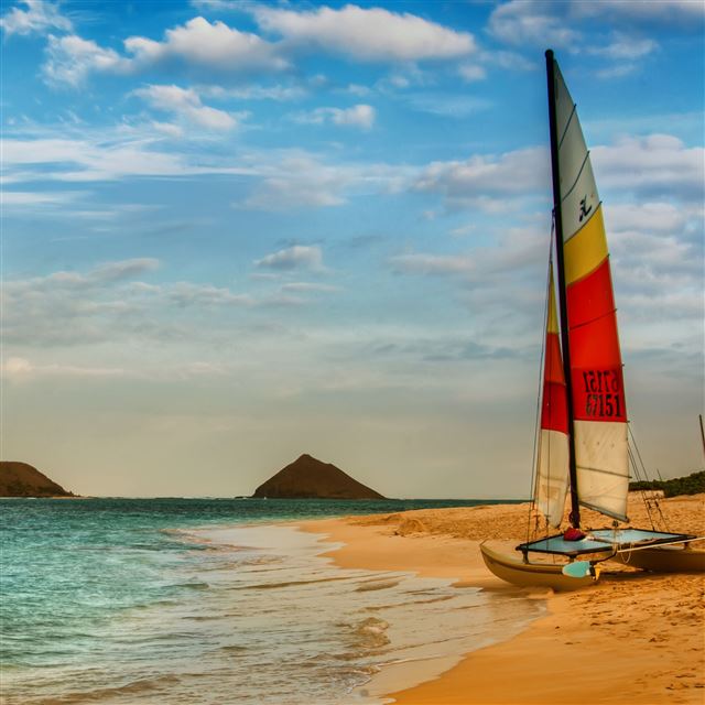 2048x2048 Boat on oahu beach - boat iPad Air Wallpaper