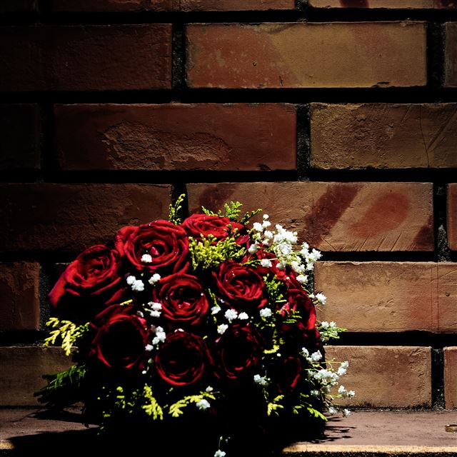 2048x2048 Wedding Photo - flower iPad Air Wallpaper