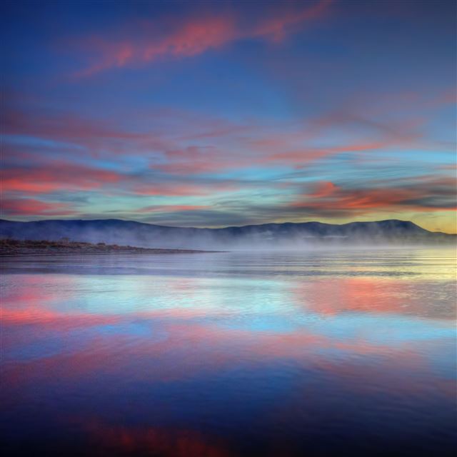 2048x2048 Strawberry sunrise - pink iPad Air Wallpaper