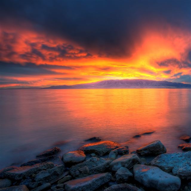 2048x2048 Utah lake sunset - rock iPad Air Wallpaper