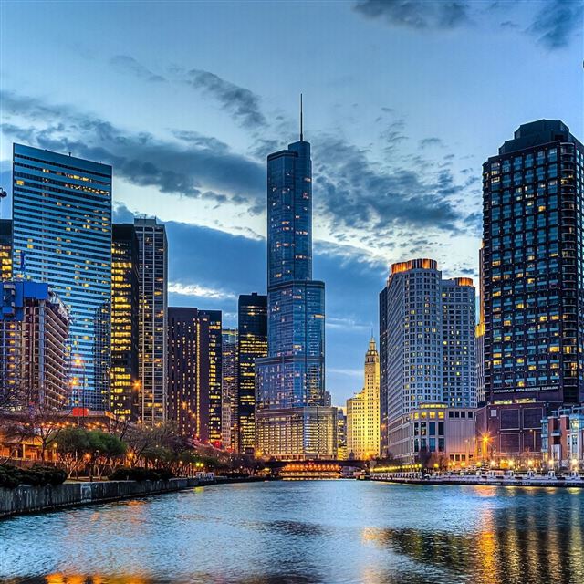 2048x2048 Chicago Illinois USA - building iPad Air Wallpaper