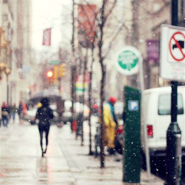 2048x2048 Rainy Street - light iPad Air Wallpaper