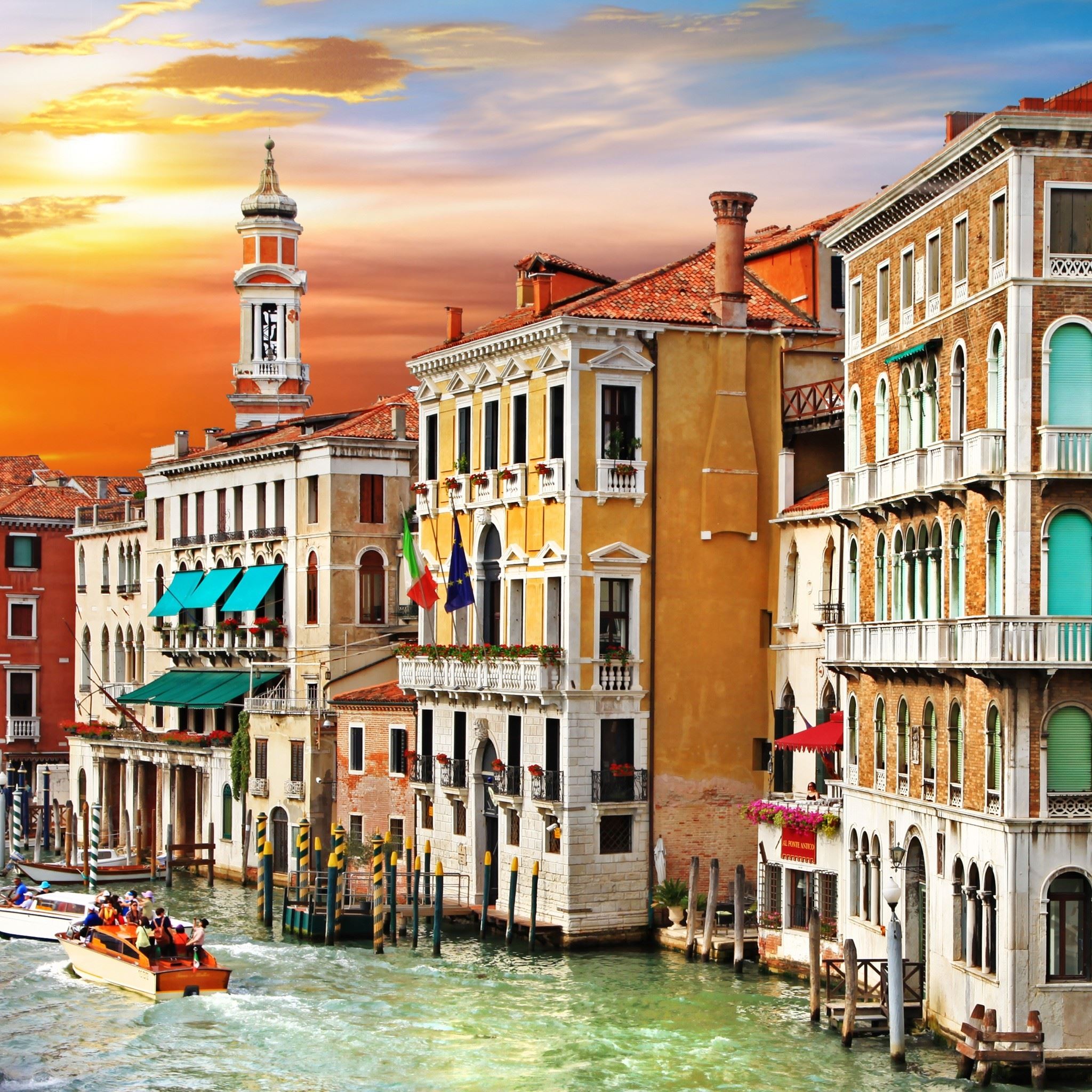 Colorful Venice Corner iPad Air wallpaper 