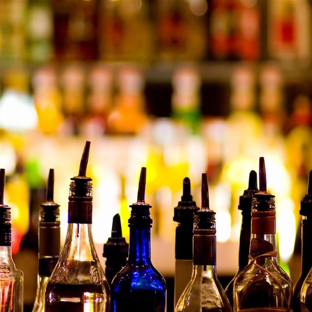 2048x2048 Beverages - glass iPad Air Wallpaper