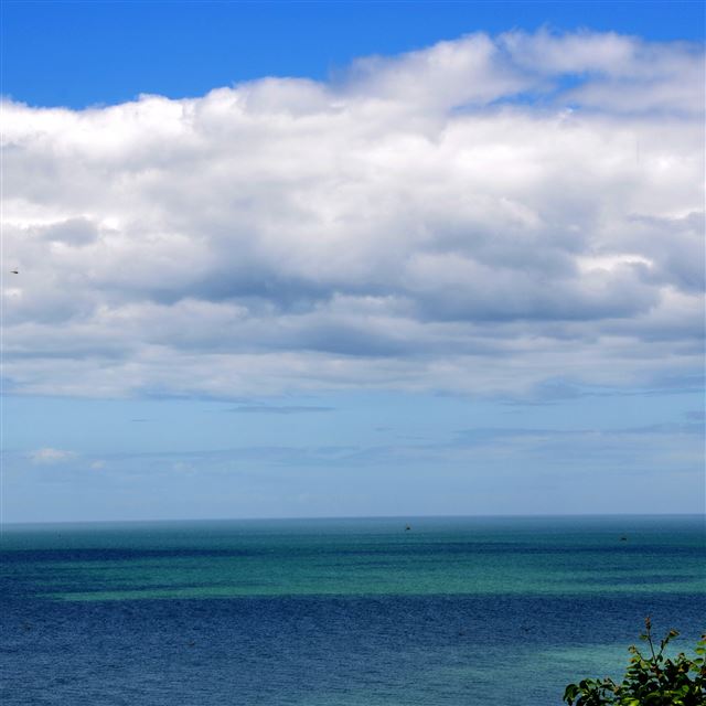 2048x2048 Sky - white iPad Air Wallpaper